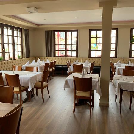 Hotel Deutsches Haus Lampertheim Esterno foto