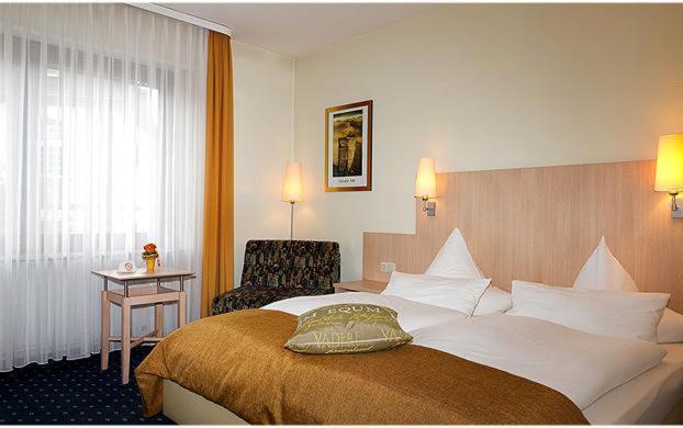Hotel Deutsches Haus Lampertheim Esterno foto