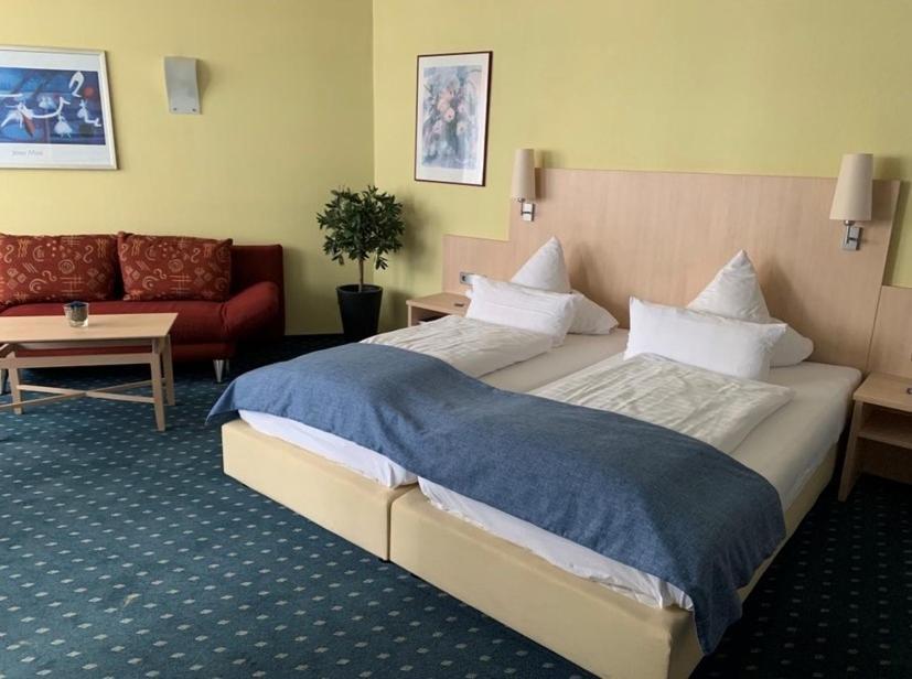 Hotel Deutsches Haus Lampertheim Esterno foto