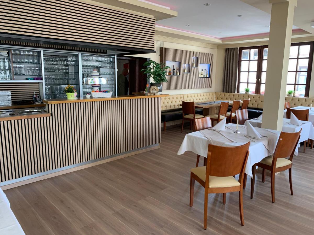 Hotel Deutsches Haus Lampertheim Esterno foto