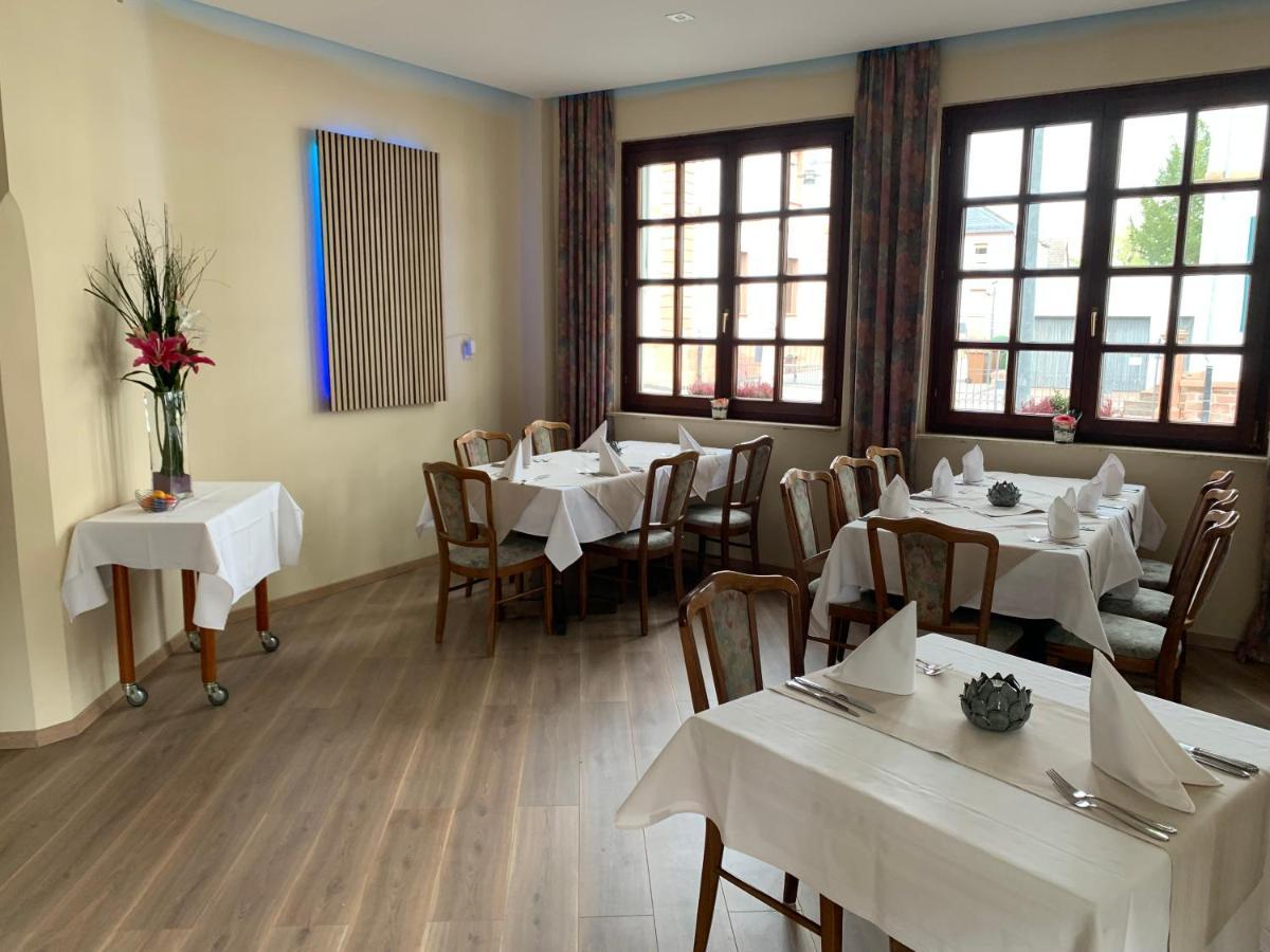 Hotel Deutsches Haus Lampertheim Esterno foto
